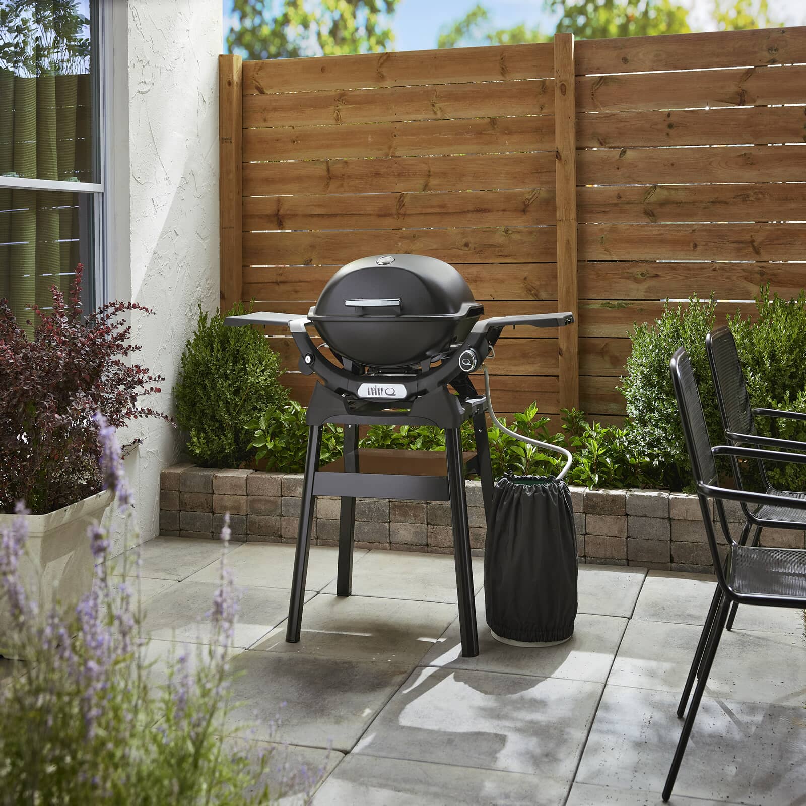 Weber Q2200N with Side Tables and Compact Stand Gas BBQ (1501090