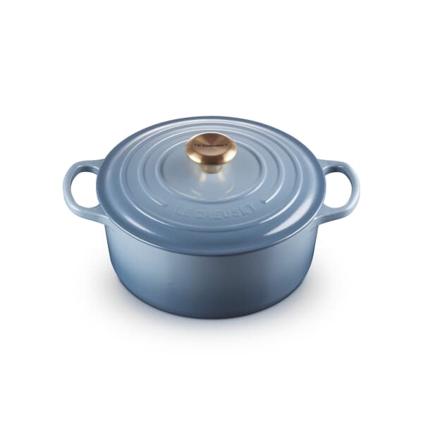 Le Creuset Signature Cast Iron 24cm Round Casserole Chambray