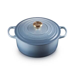 Le Creuset Signature Cast Iron 26cm Round Casserole Chambray