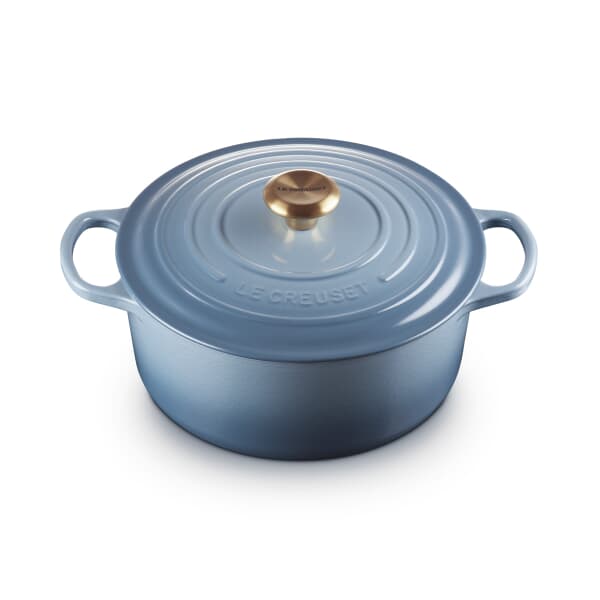 Le Creuset Signature Cast Iron 26cm Round Casserole Chambray