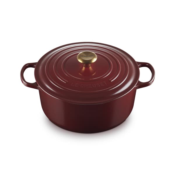 Le Creuset Signature Cast Iron 28cm Round Casserole Garnet