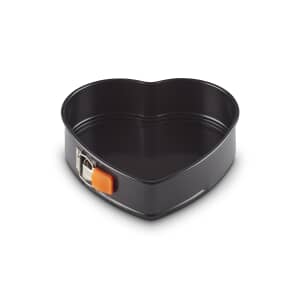 Le Creuset 25cm Heart Springform Tin