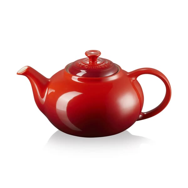 Le Creuset Classic Teapot Cerise