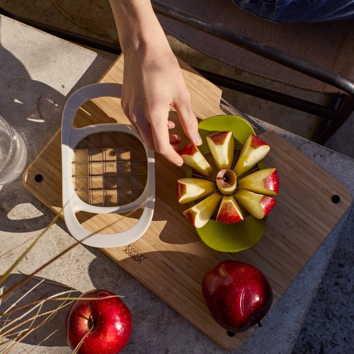 Joseph Joseph Nest Press 2-in-1 Fruit & Vegetable Cutter