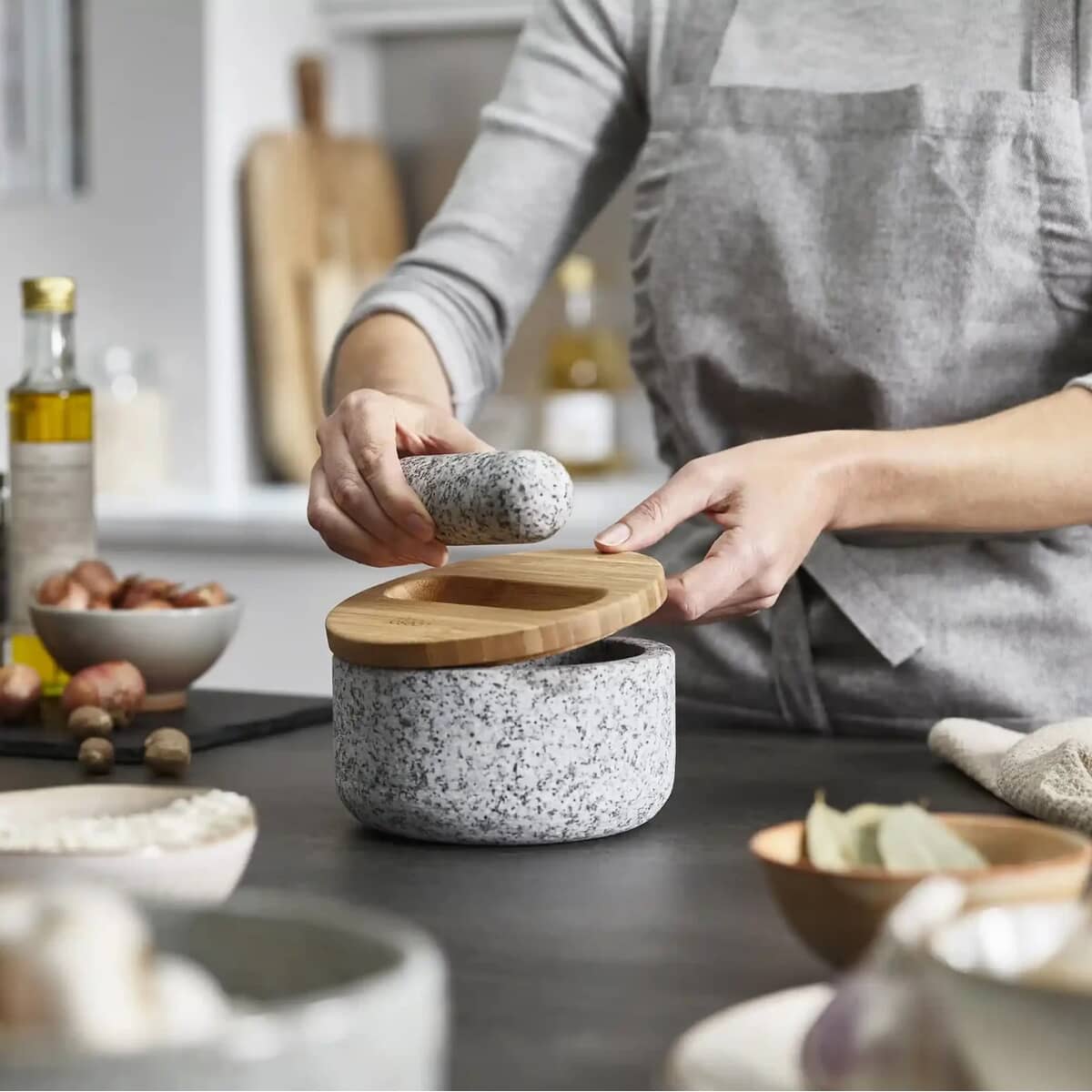 Joseph Joseph Dash Pestle & Mortar with Bamboo Lid - (20176 Joseph Joseph Dash Pestle & Mortar with Bamboo Lid - (20176