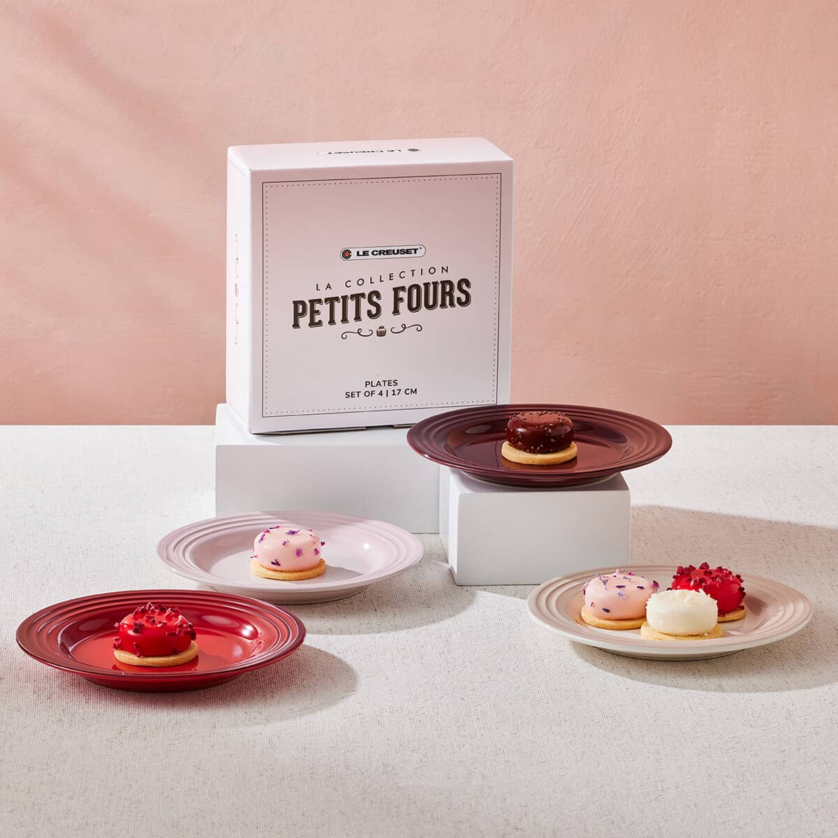 LE CREUSET Petits Fours プレート 4枚セット Le Creuset Petit Fours Set Of 4 Appetiser Plates - (79225177969030