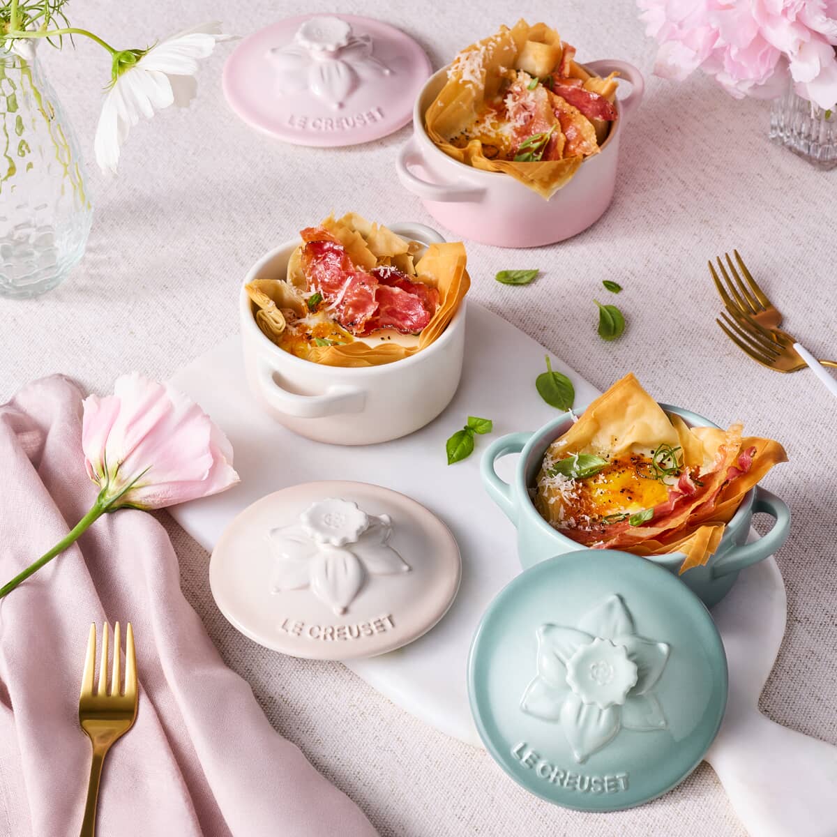 Le Creuset La Jardin Daffodil Petite Round Casserole Meringue