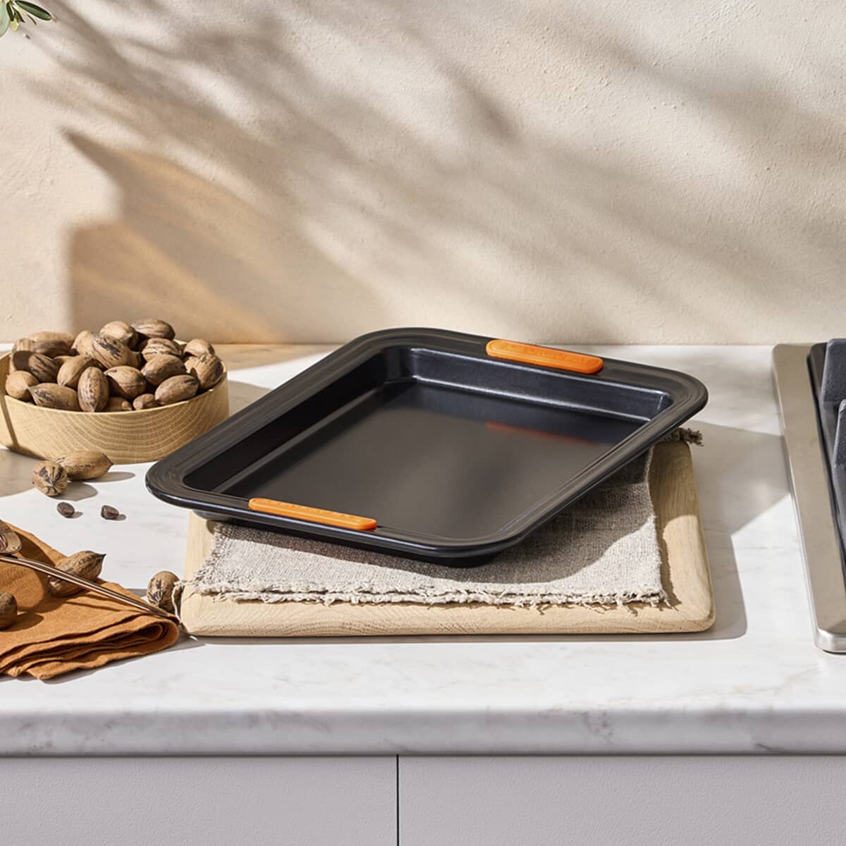 Le creuset baking tray hotsell