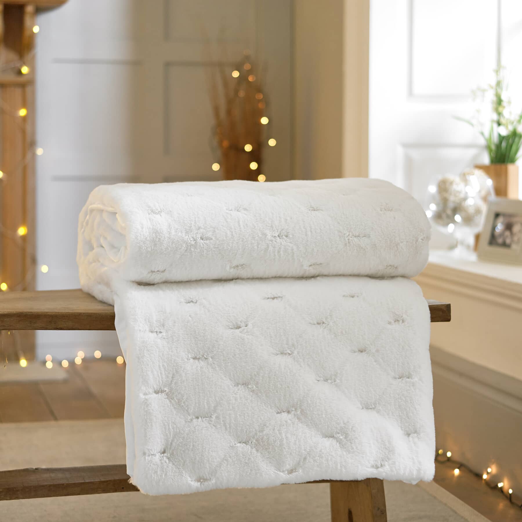 Deyongs Dakota Faux Fur Throw Cream JustLinen