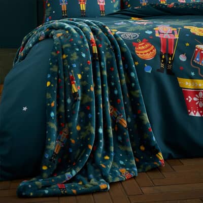 Nutcracker Throw Green