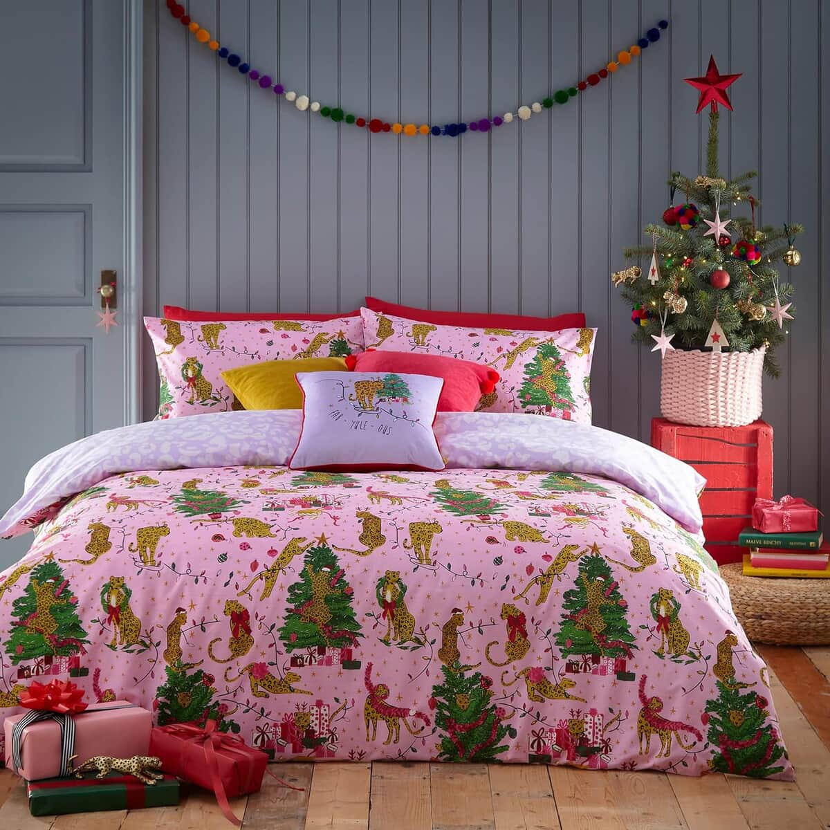Furn Purrfect Christmas Pink/Lilac large