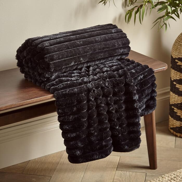 Catherine Lansfield Cosy Ribbed Throw Black large