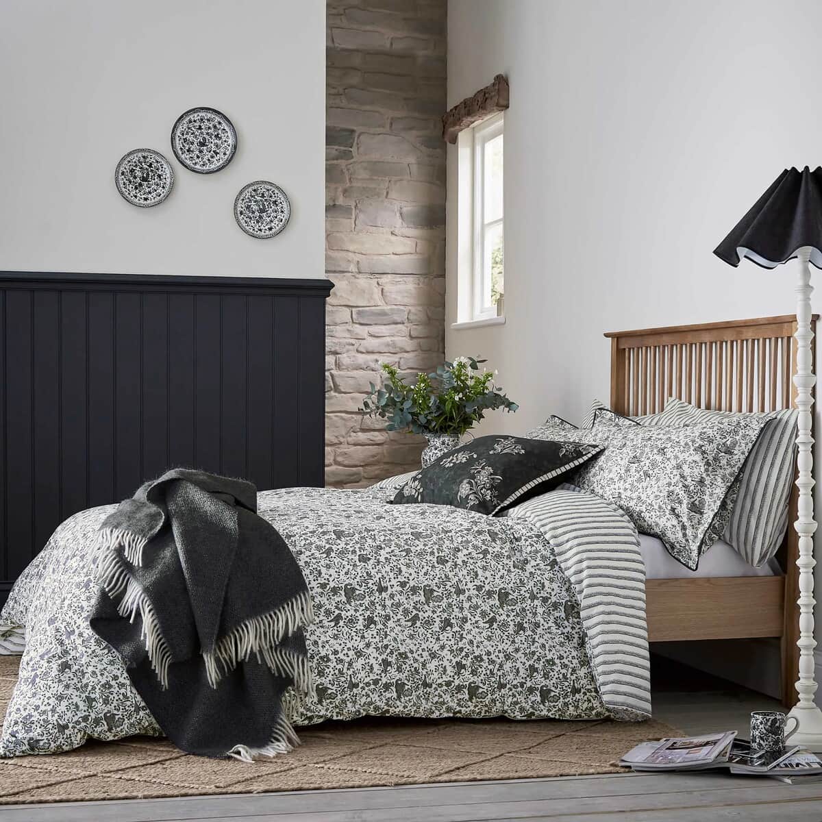 Burleigh Regal Peacock Charcoal/White large