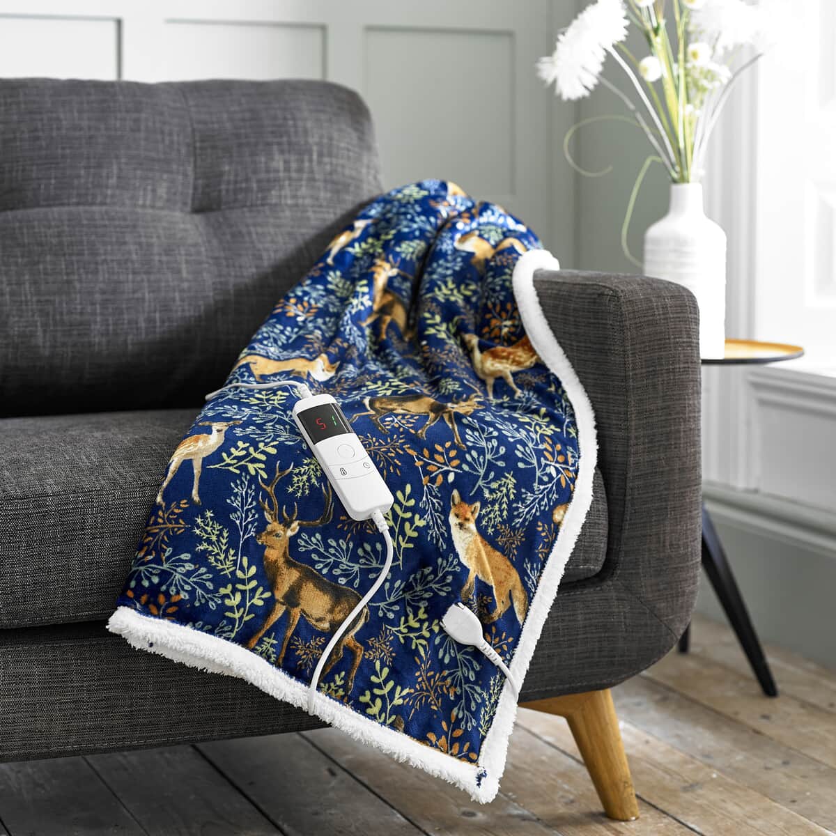 Deyongs Heated Throw Fox And Deer Navy large