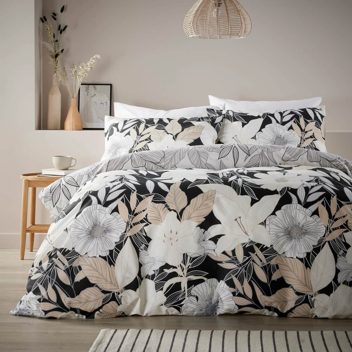Vantona Linear Bouquet Black large