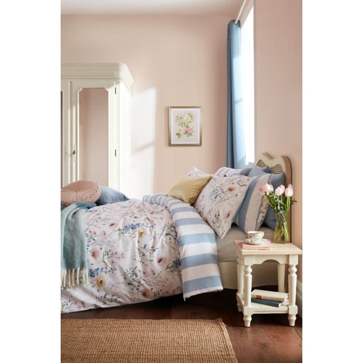 Laura Ashley Alford Meadow Delphinium large