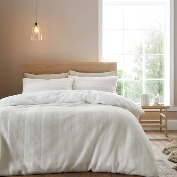 Cosy Soft Stripe Faux Fur Cream