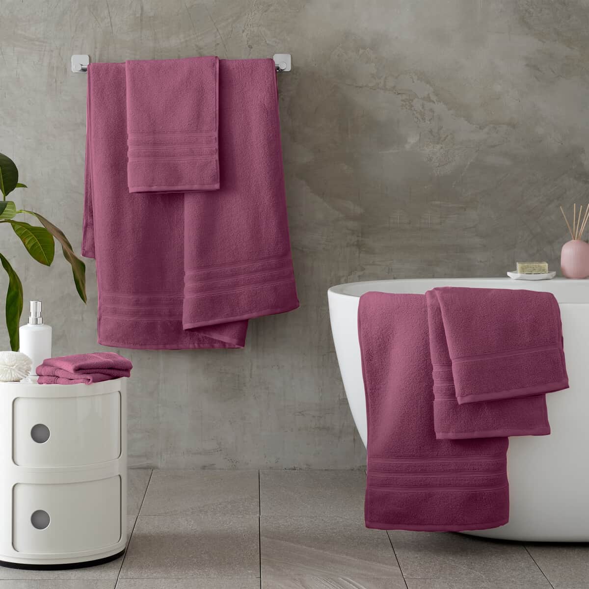 Catherine Lansfield Zero Twist Towels Raspberry large