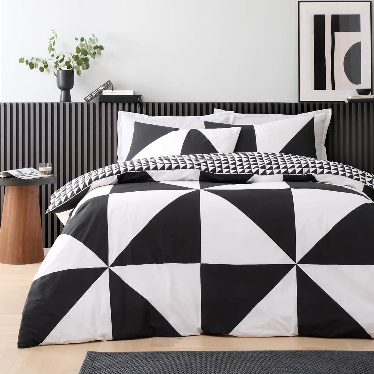 Style Sisters Bold Geo Black and White large