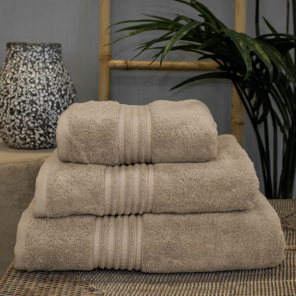 Vantona Luxe Towels 700GSM Stone large