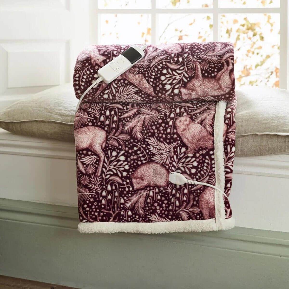 Deyongs Heated Throw Woodland Folk large