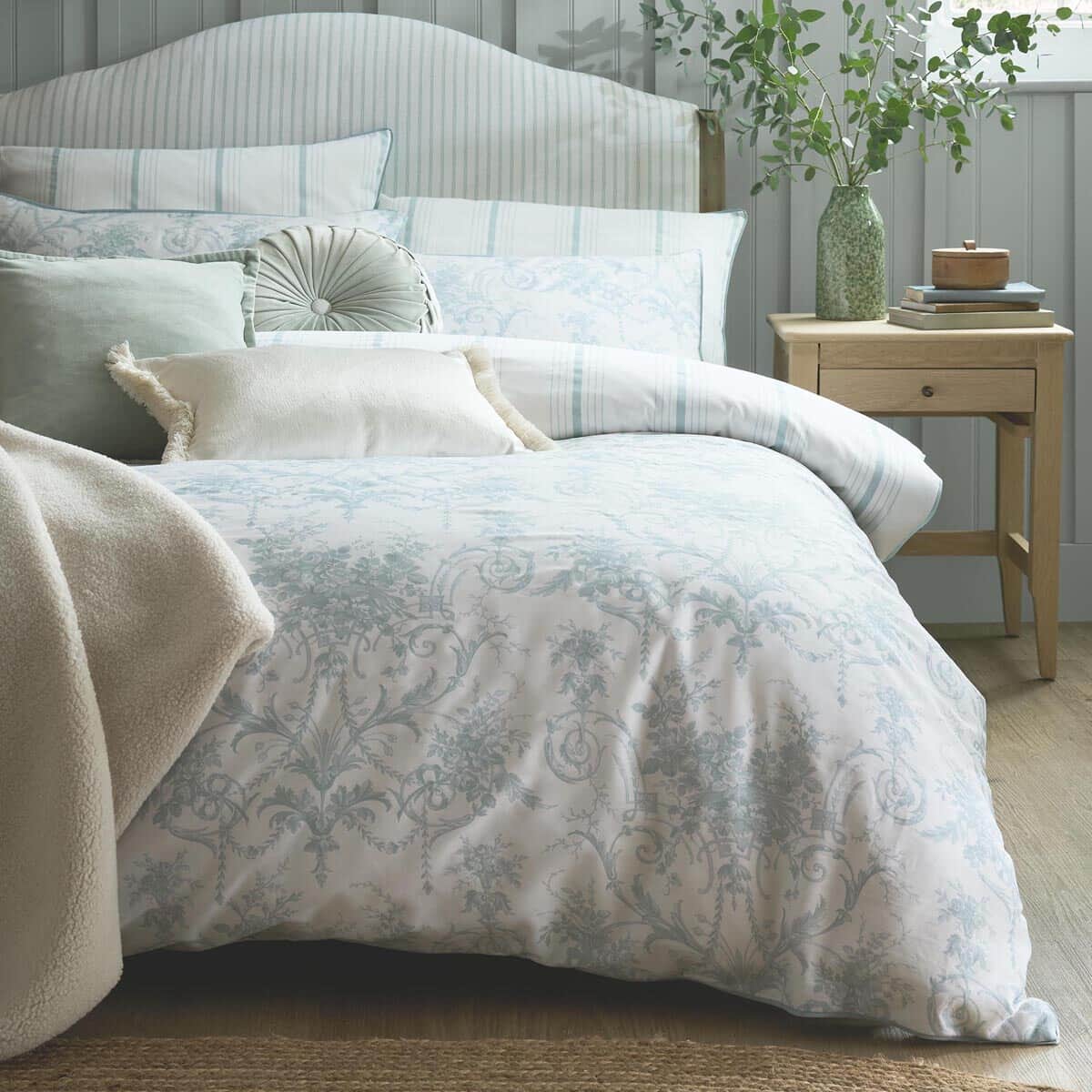 Laura Ashley Tuileries Seaspray large