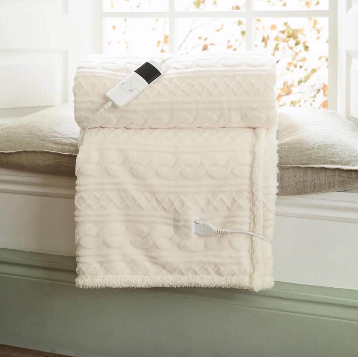 Deyongs Cable Sherpa Heated Throw Cream large