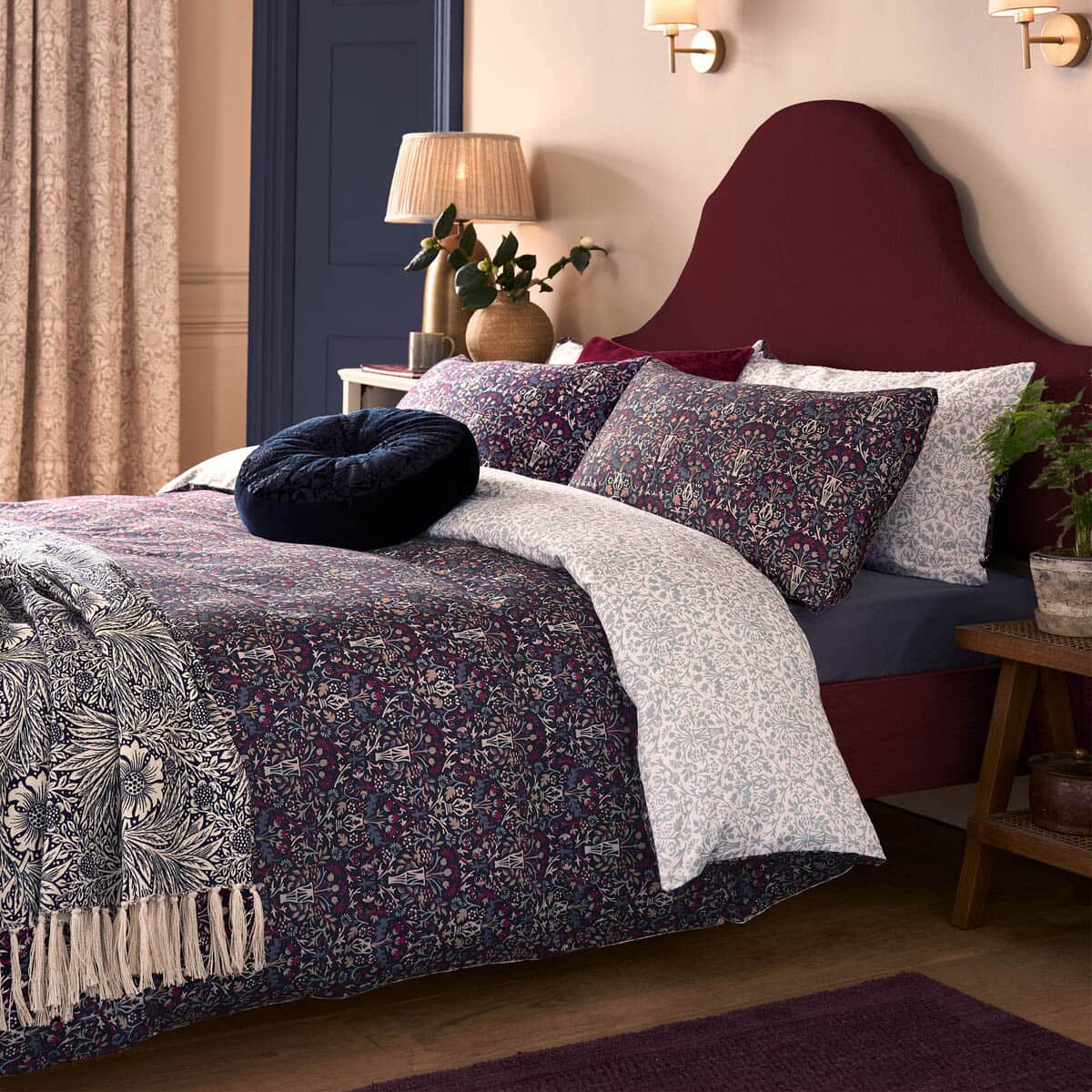 William Morris at Home Flowerpot Indigo and Raspberry large