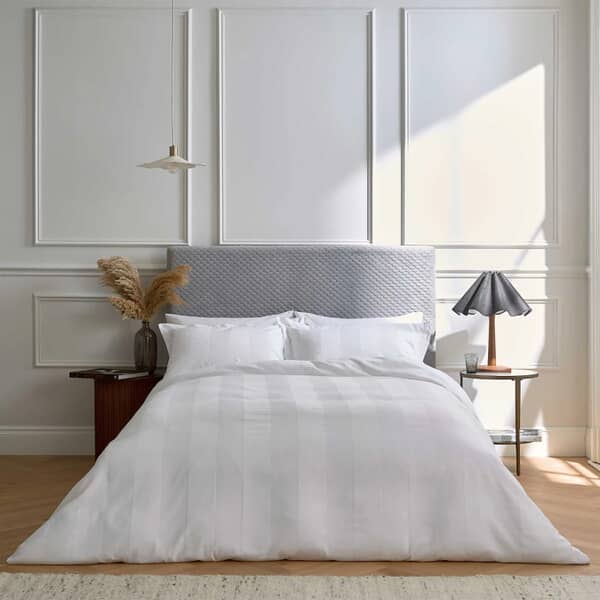 Serra Stripe in White