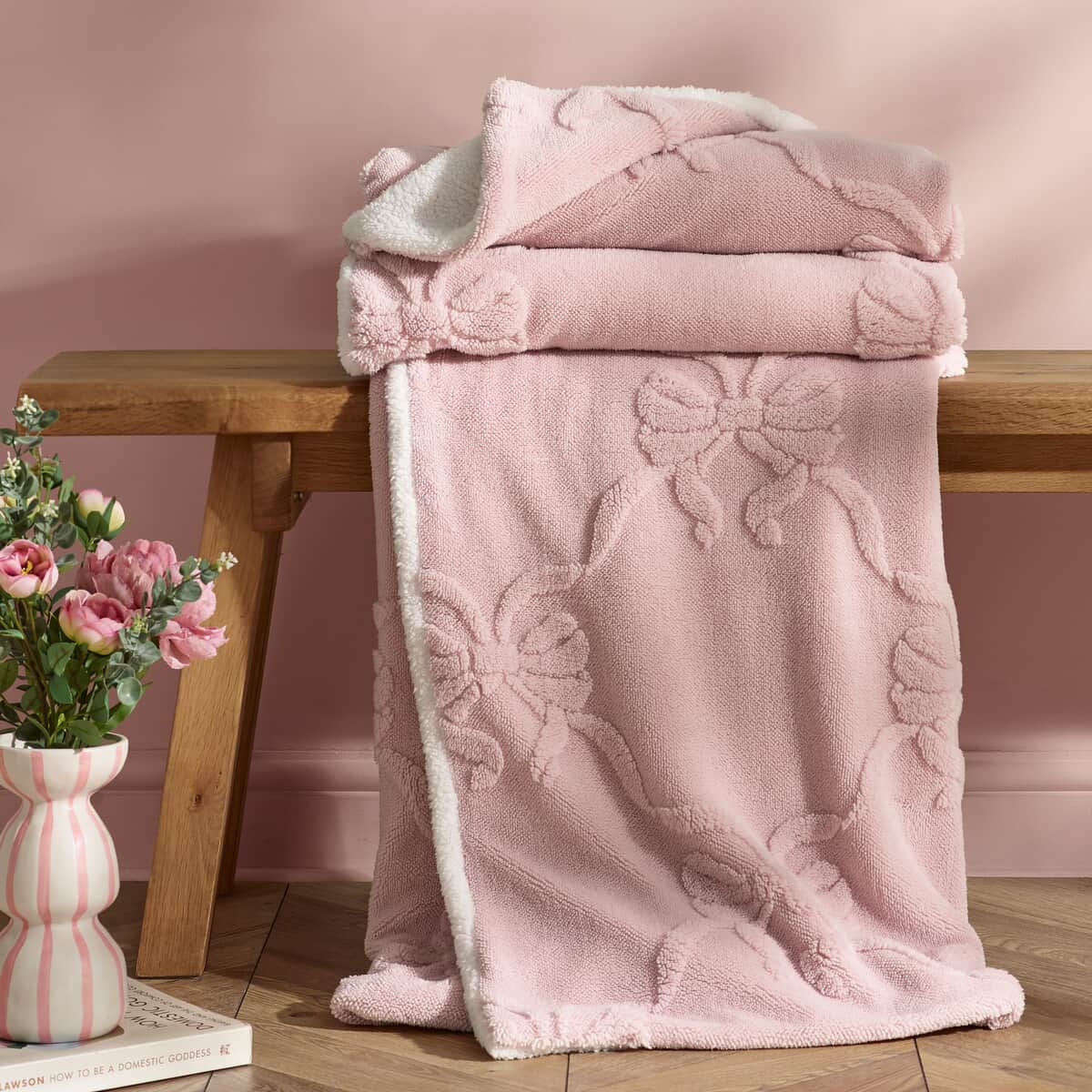 Catherine Lansfield Carved Bow Pink Throw large