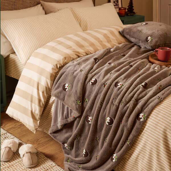 Festive Puddings Faux Fur Throw